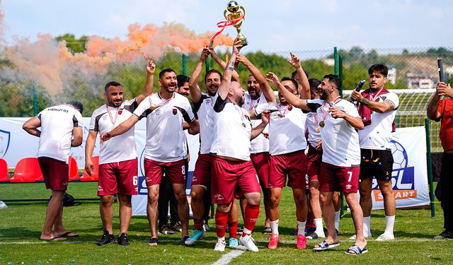 SSL Smart şampiyonu: Kırmızı 01 Adana Acenteleri